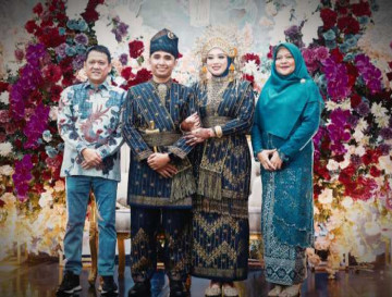 Pj. Bupati Kampar Dan Ketua TP-PKK Hadiri Resepsi Pernikahan Azizul & Yuke Thaliya Shandra