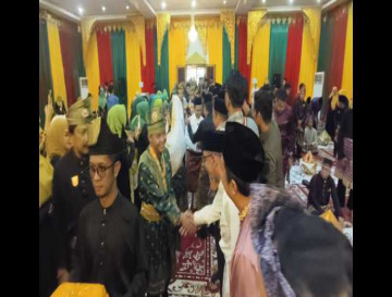 Tepuk Tepung Tawar Kepada Menhut RI Raja Juli Antoni, Azwan ; Atas  Pemerintah dan Masyarakat Kampar