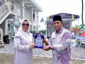 Wabup Misharti Hadiri Wisuda Sarjana Angkatan X IDAQU Payakumbuh