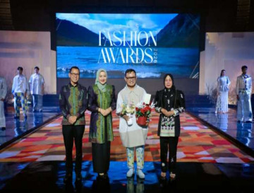 Batik Subayang asal Kampar Tampil di AMS Fashion Awards 2026, Ketua Dekranasda  Berikan Apresiasi