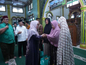 Wakil Bupati Kampar Laksanakan Safari Ramadhan di Masjid Raya Kampung Pinang Perhentian Raja