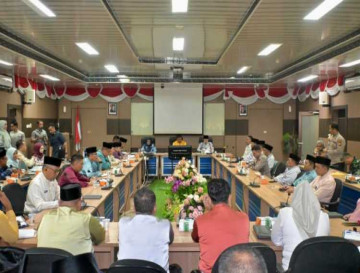 Bupati Kampar Pimpin Rapat Final Persiapan HUT Kemerdekaan RI ke 81 dan Hari Jadi 69 Provinsi Riau