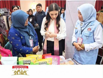Ketua Dekranasda  Ny.T. Nurheryani Hadiri Pameran Kerajinan dan Kuliner Dekranasda se Provinsi Riau