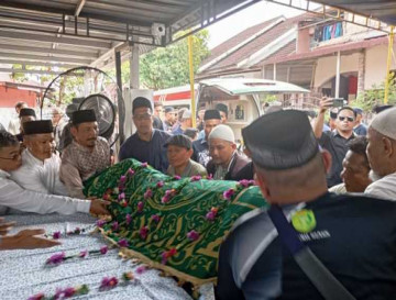 Riau Berduka, Sekdaprov Riau Lepas Jenazah Sekjen PWI Pusat Zulmansyah Sekedang