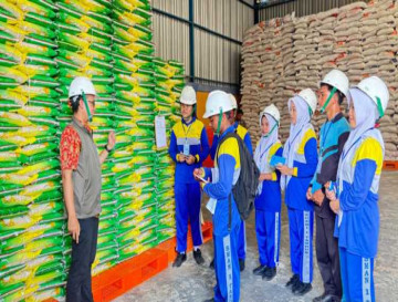 Perum Bulog KC Kampar Mengajak Pelajar Kenali Ketahanan Pangan Melalui Eduwisata