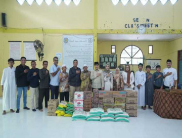 Sekda Kampar  ke Panti Asuhan Anshor As Sunnah Air Tiris, Serahkan Santunan Sempena HUT RI ke-81
