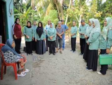 Tingkatkan Kualitas Hunian, LKKS Kabupaten Kampar Salurkan Bantuan Perlengkapan Rumah Tangga