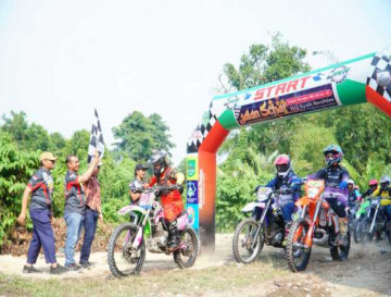 Dukung Potensi Wisata dan Olahraga Otomotif, Wabup Kampar Sekretaris Dispora Resmi Buka Event