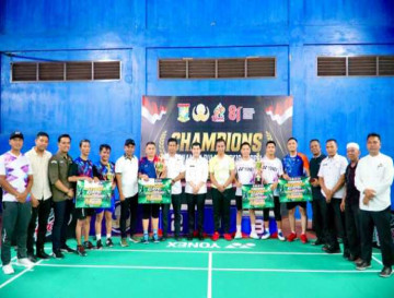 Bupati Kampar Ahmad Yuzar Resmi Tutup Turnamen Badminton KORPRI 2026